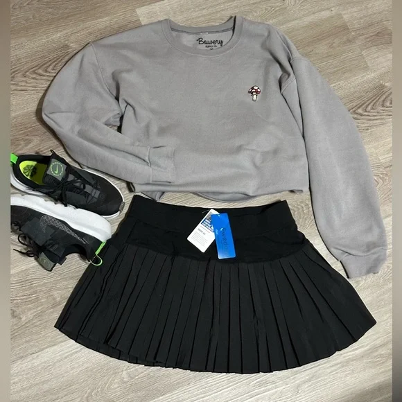 Large mini short-skirt - Picture 3 of 5